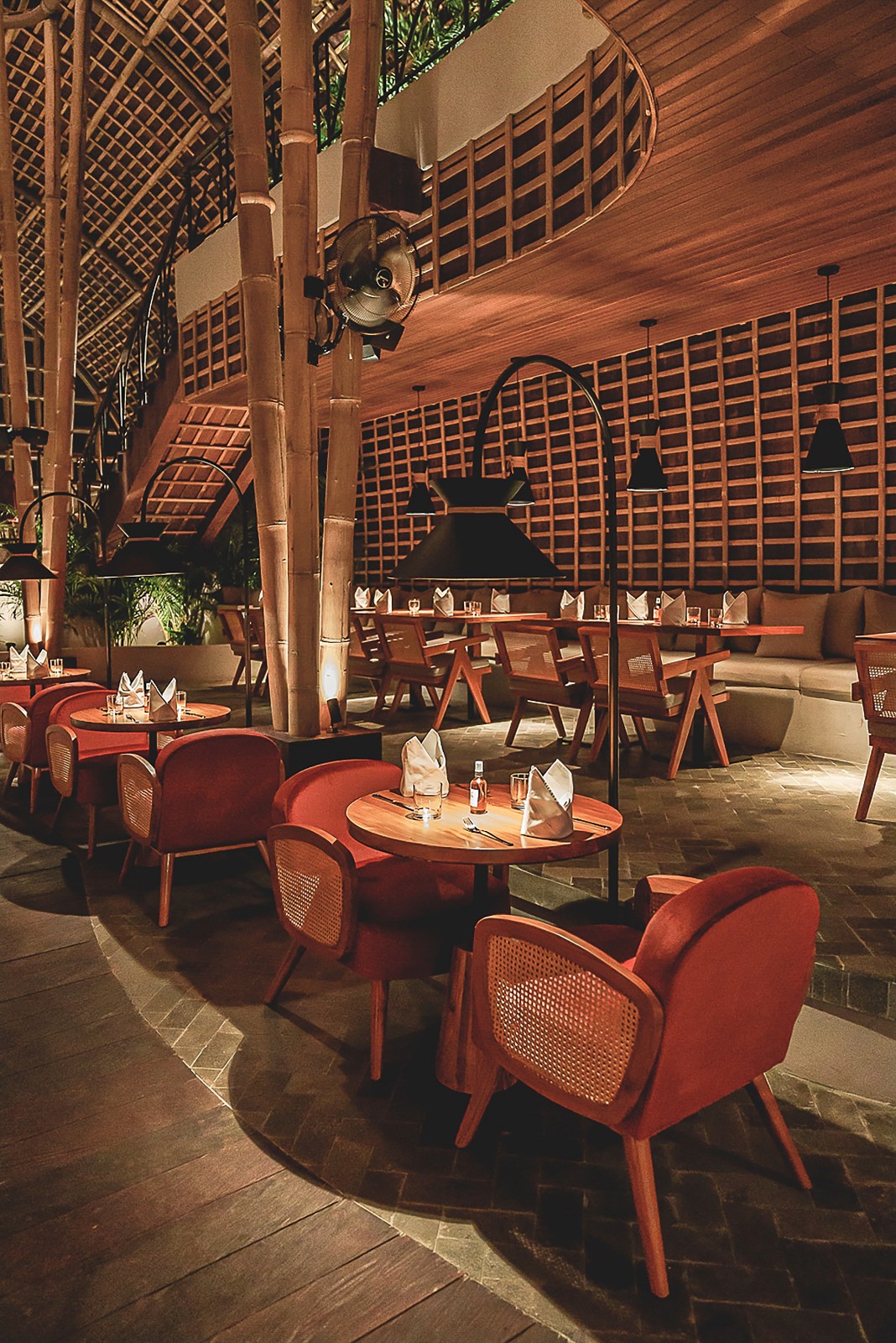 BIM建筑|Akar 餐厅 / Leon Design Agency