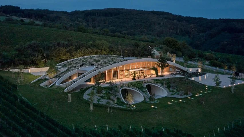 BIM建筑|阿莱什菲亚拉工作室设计绿色屋顶捷克酒厂