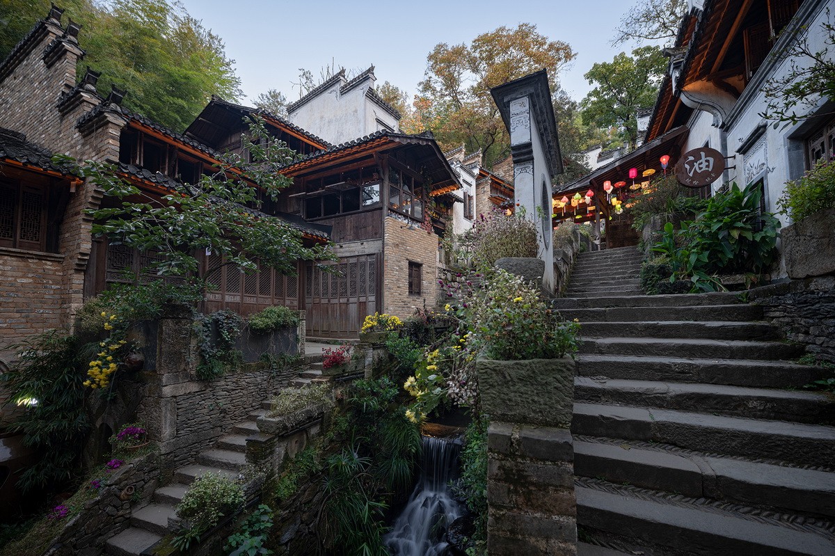 BIM建筑|村庄文化：一砖一瓦，寻回乡愁，婺源篁岭营造记 / 婺源县村庄文化传媒有限公司