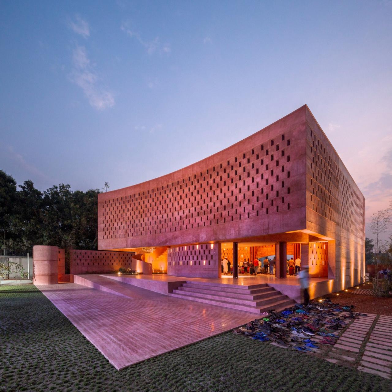 BIM建筑|泽本内萨清真寺 / Studio Morphogenesis