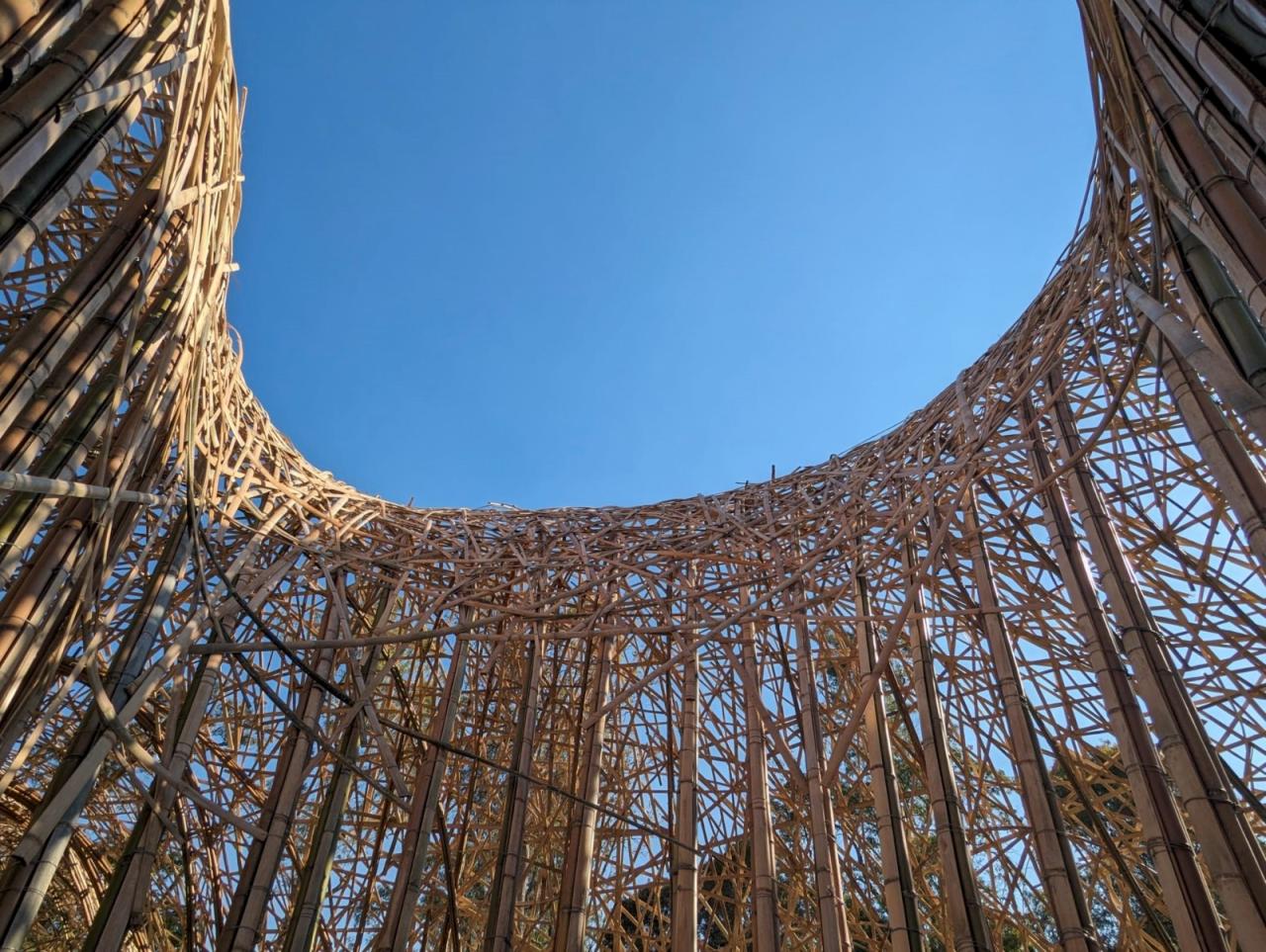 BIM建筑|‘蛹’入口展馆 / Cave Urban