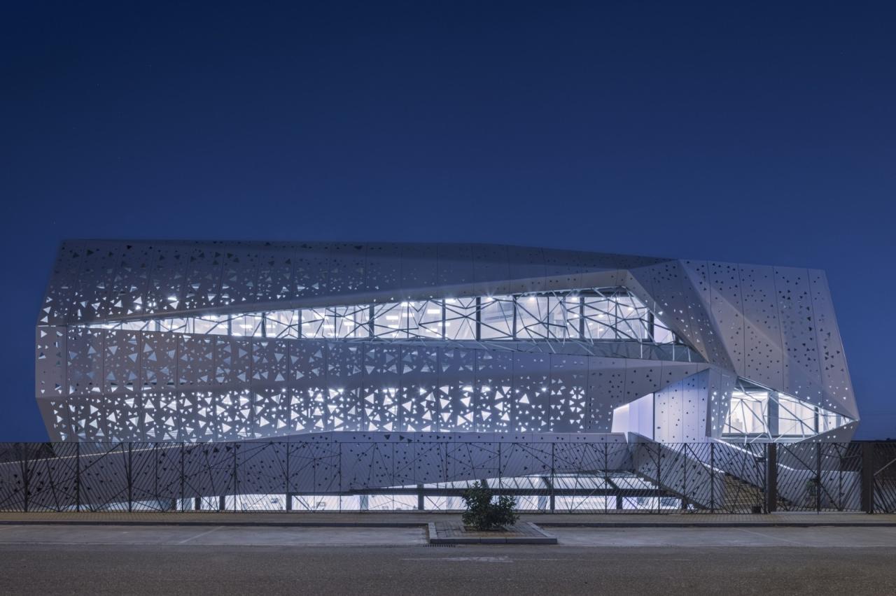 BIM建筑|微生物化学实验室 / PENELAS ARCHITECTS