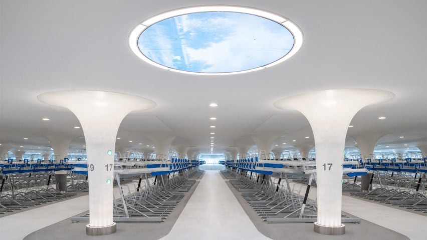 BIM建筑|伍尔克工作室设计水下自行车停车场