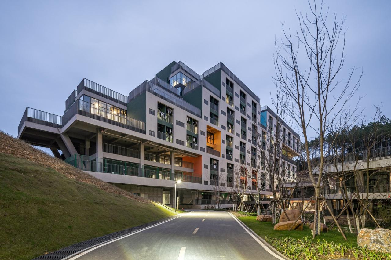 BIM建筑|景德镇艺术职业大学山谷学生公寓 / 清华大学建筑设计研究院
