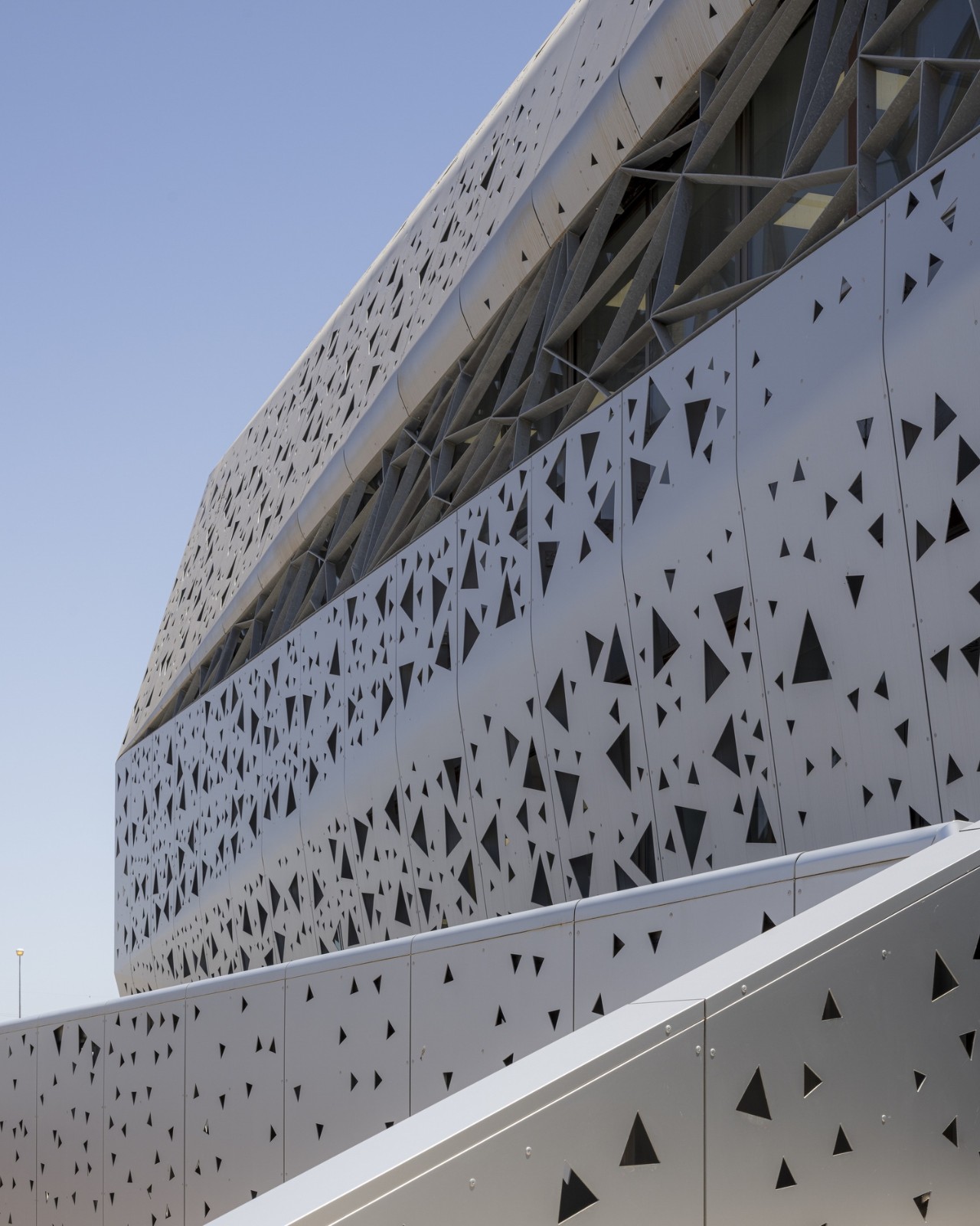 BIM建筑|微生物化学实验室 / PENELAS ARCHITECTS