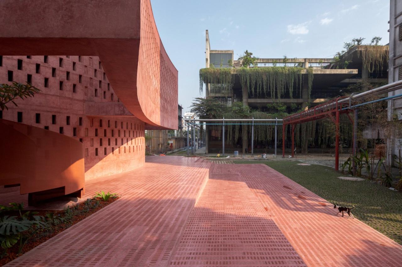 BIM建筑|泽本内萨清真寺 / Studio Morphogenesis