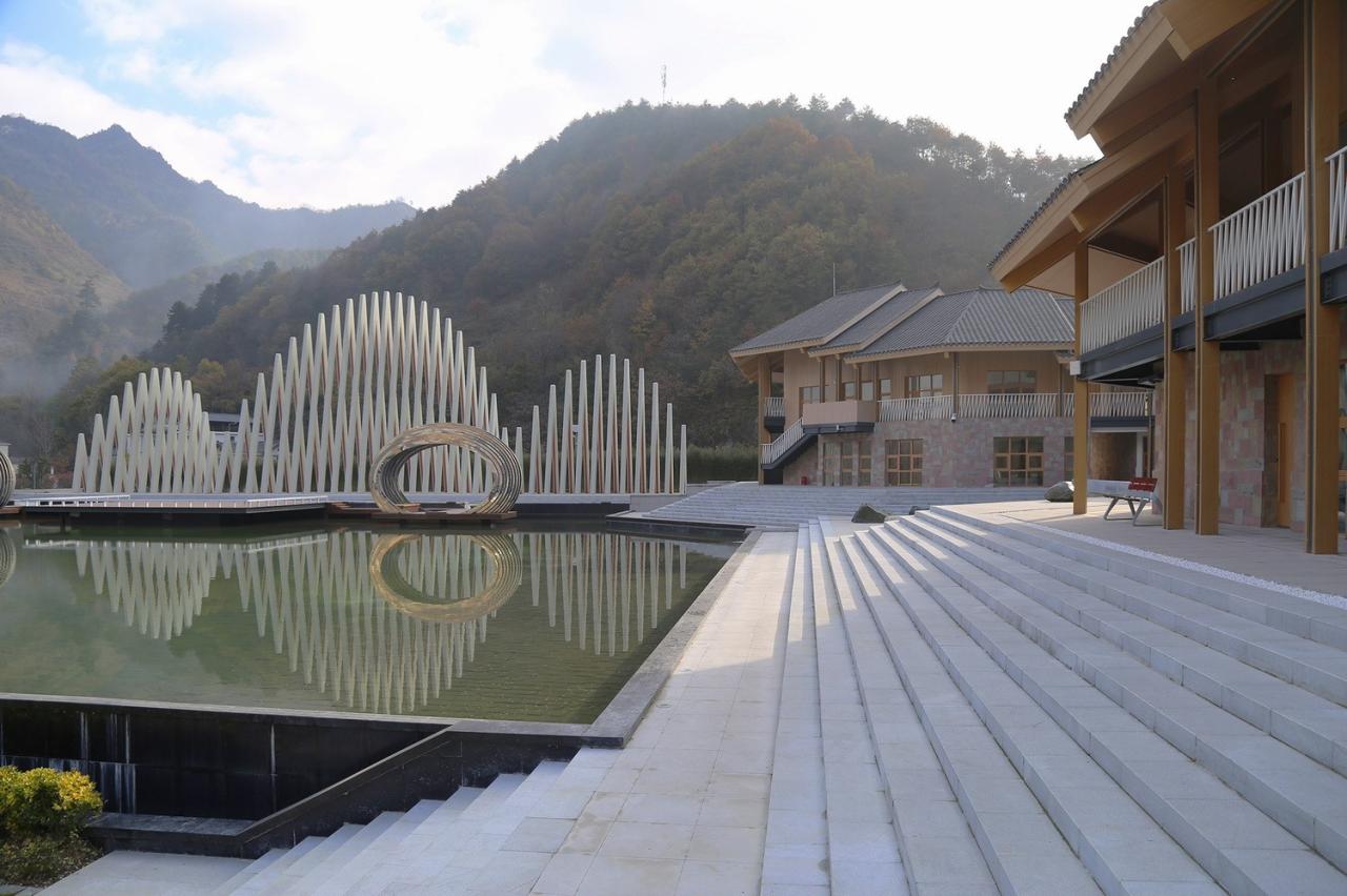 BIM建筑|龙形建筑：康县全域旅游游客集散中心 / 共生建筑Farmerson Architects