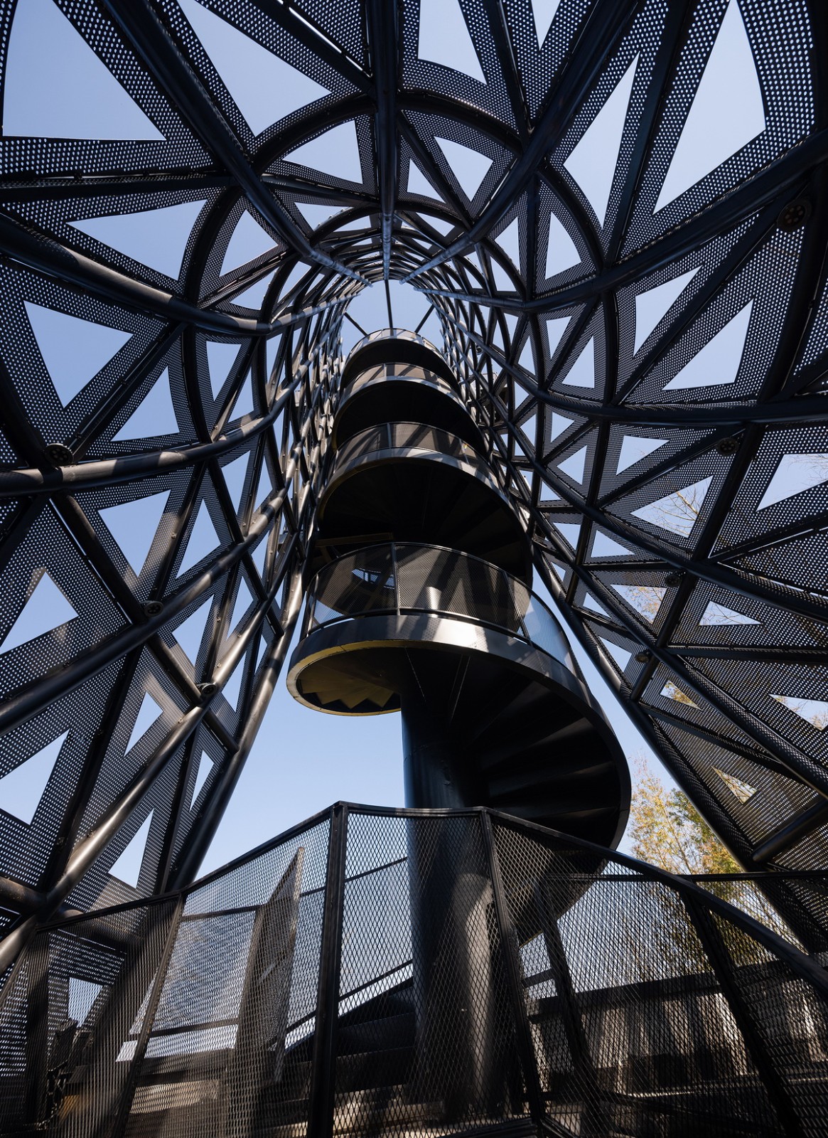 BIM建筑|桐乡濮院红旗漾杉林部落共享餐厅 / 上海严旸建筑设计工作室