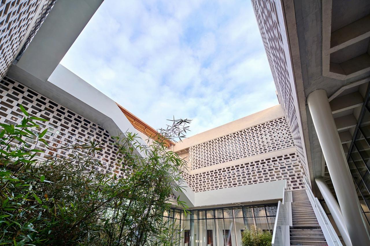 BIM建筑|锡宝行 / 非常建筑