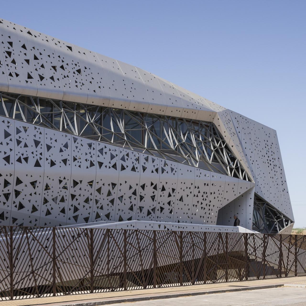 BIM建筑|微生物化学实验室 / PENELAS ARCHITECTS