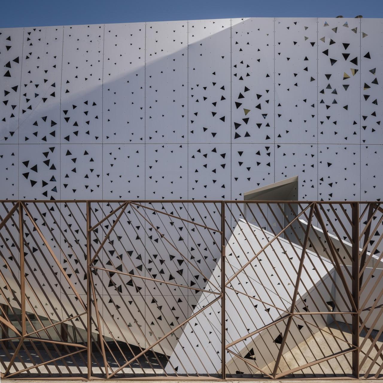 BIM建筑|微生物化学实验室 / PENELAS ARCHITECTS