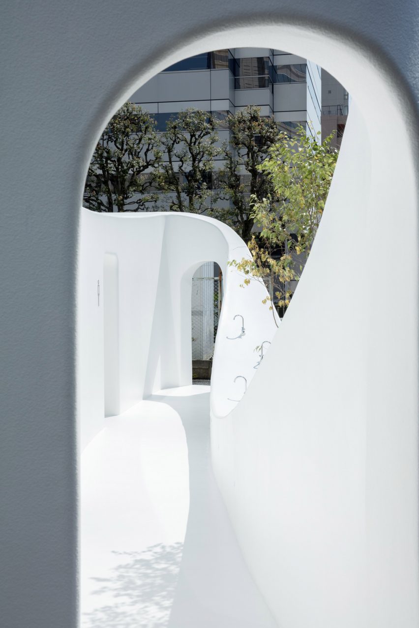 BIM建筑|藤本壮介的东京厕所包含细长的公共水槽