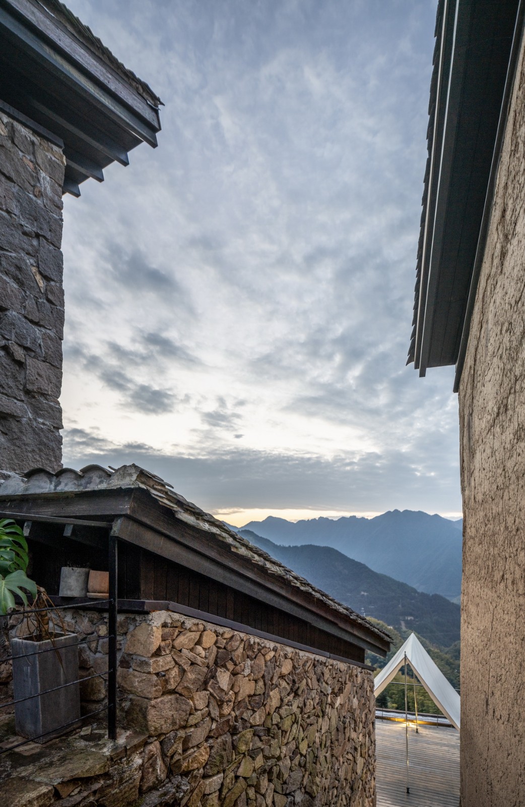 BIM建筑|崖居古村的新生：松阳•飞蔦集二期 / 孟凡浩-line+建筑事务所