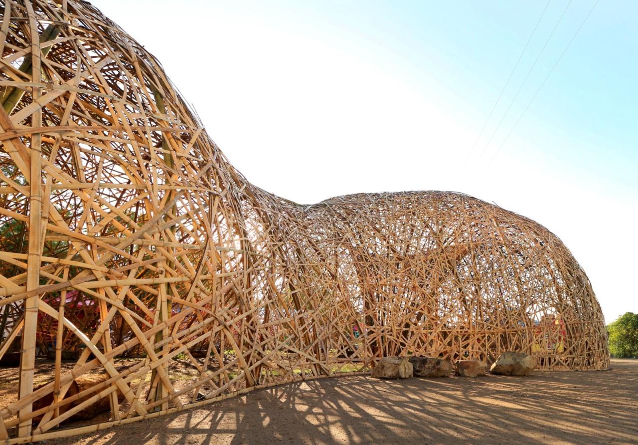 BIM建筑|‘蛹’入口展馆 / Cave Urban