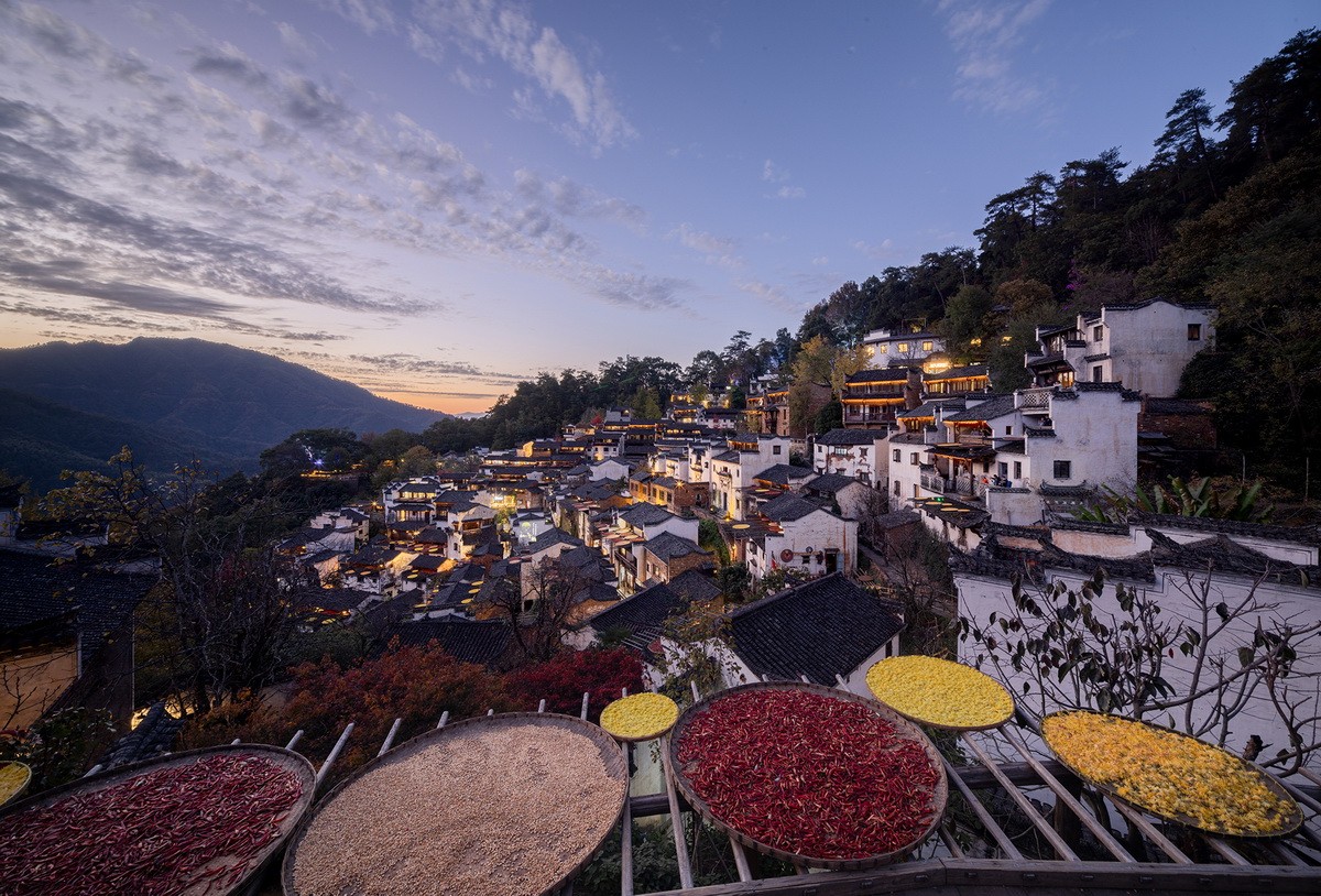 BIM建筑|村庄文化：一砖一瓦，寻回乡愁，婺源篁岭营造记 / 婺源县村庄文化传媒有限公司