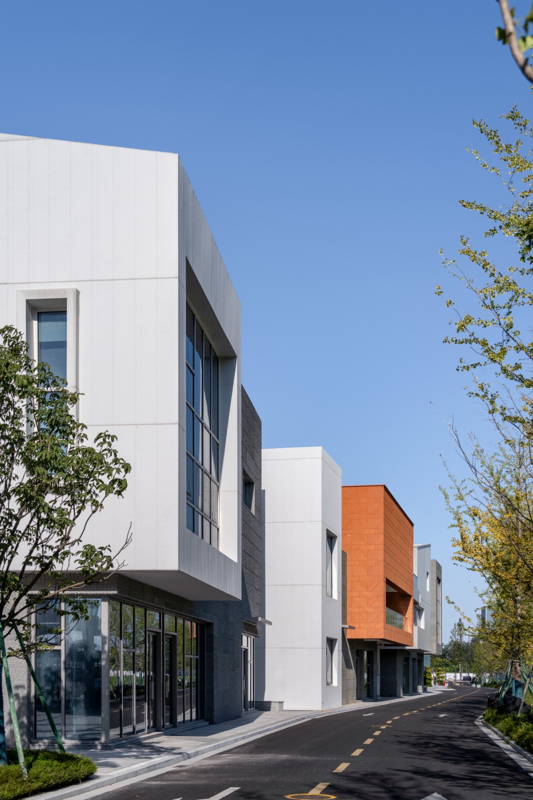 BIM建筑|海宁长安国际花卉产业园 / 森上建筑+朴筑建筑