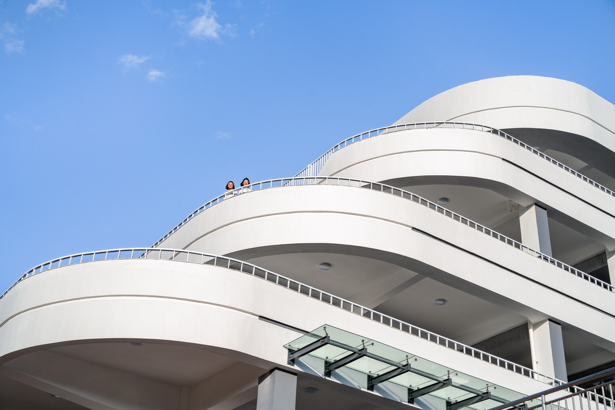 BIM建筑|在山边眺望云朵:云南省玉溪弘玉中学设计记 / 思序产教融合研究中心