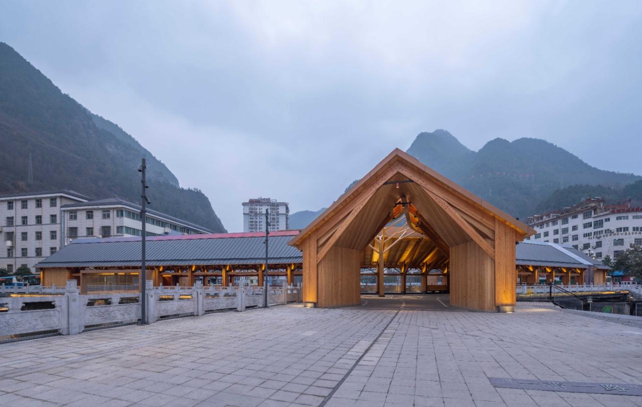 BIM建筑|康县新人字桥及周边商业街更新设计 / 三文建筑 何崴工作室