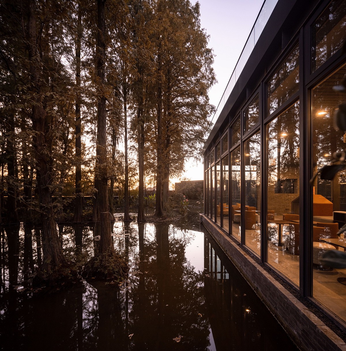 BIM建筑|桐乡濮院红旗漾杉林部落共享餐厅 / 上海严旸建筑设计工作室