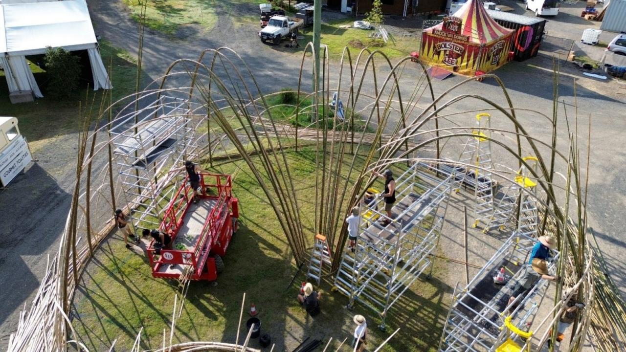 BIM建筑|‘蛹’入口展馆 / Cave Urban