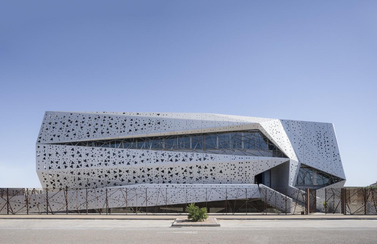 BIM建筑|微生物化学实验室 / PENELAS ARCHITECTS