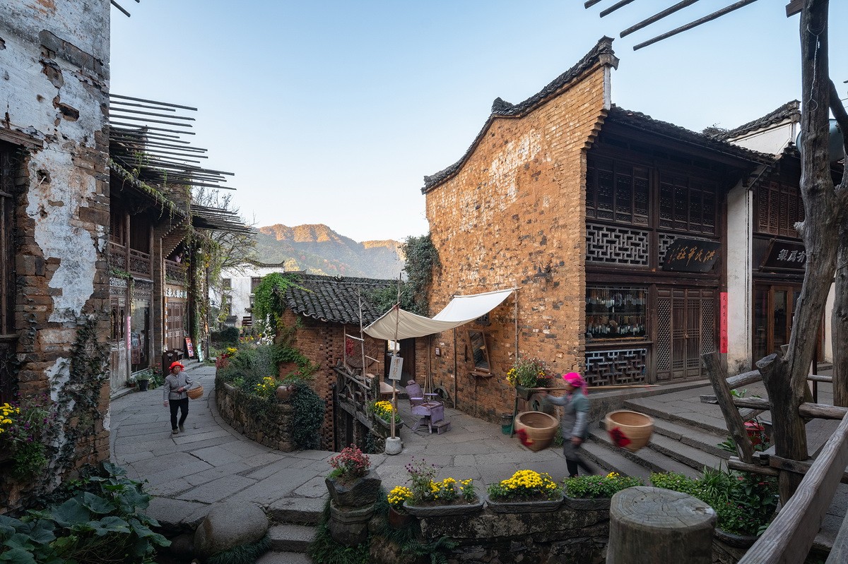 BIM建筑|村庄文化：一砖一瓦，寻回乡愁，婺源篁岭营造记 / 婺源县村庄文化传媒有限公司