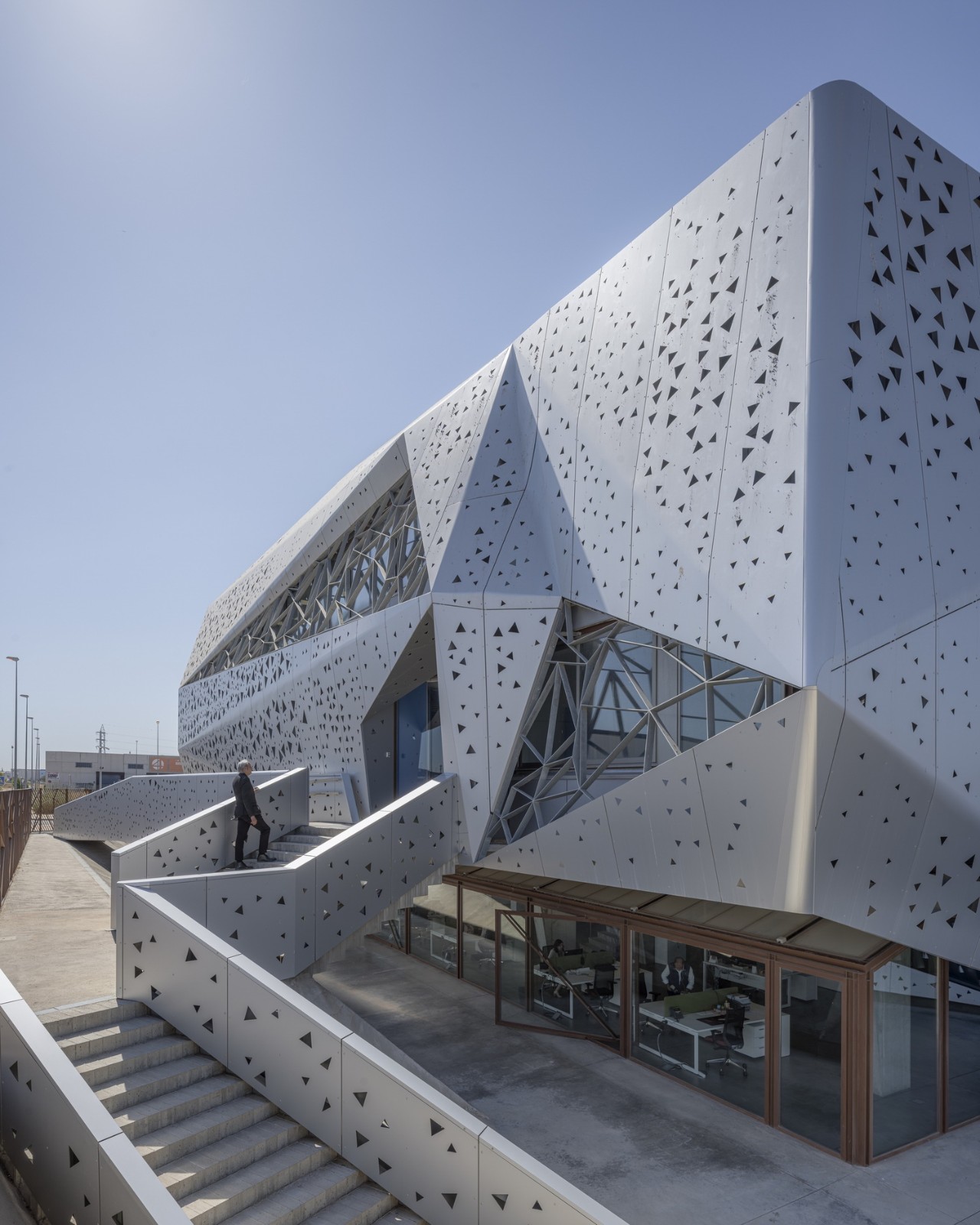 BIM建筑|微生物化学实验室 / PENELAS ARCHITECTS