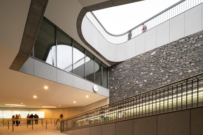 BIM建筑|伍尔克工作室设计水下自行车停车场