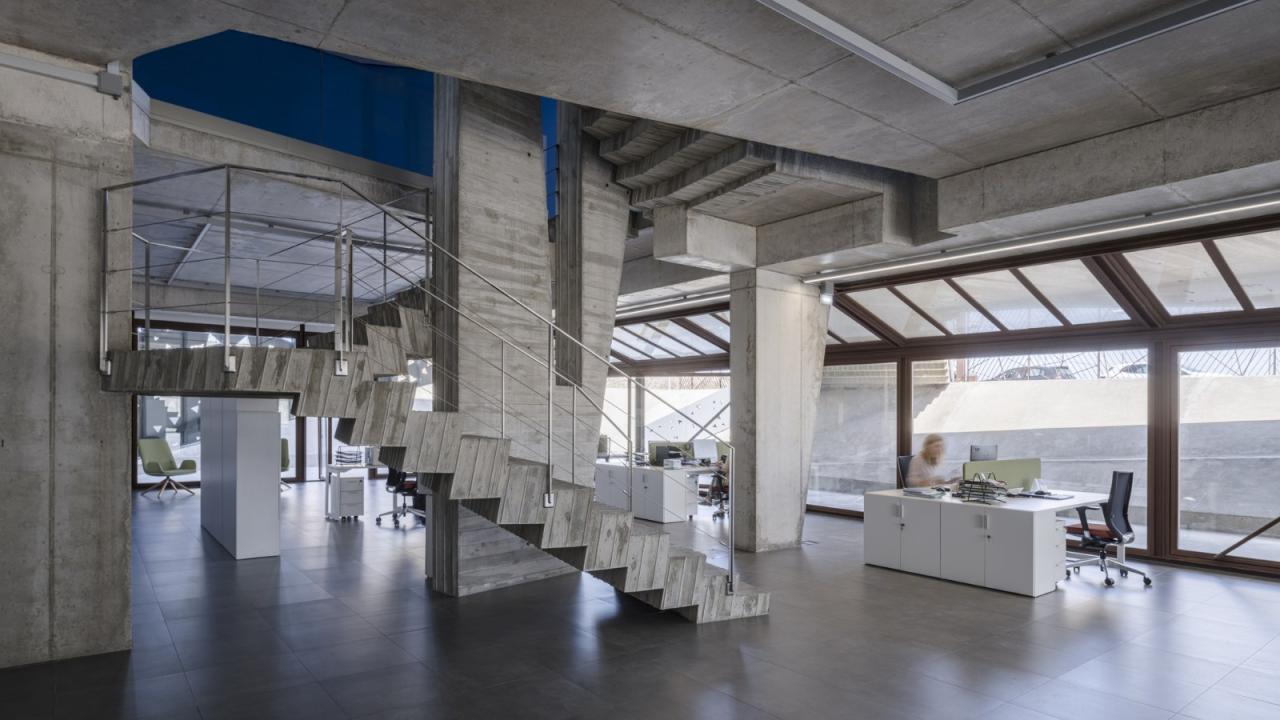 BIM建筑|微生物化学实验室 / PENELAS ARCHITECTS