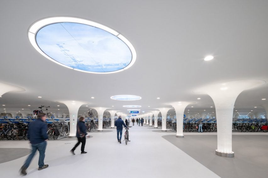 BIM建筑|伍尔克工作室设计水下自行车停车场