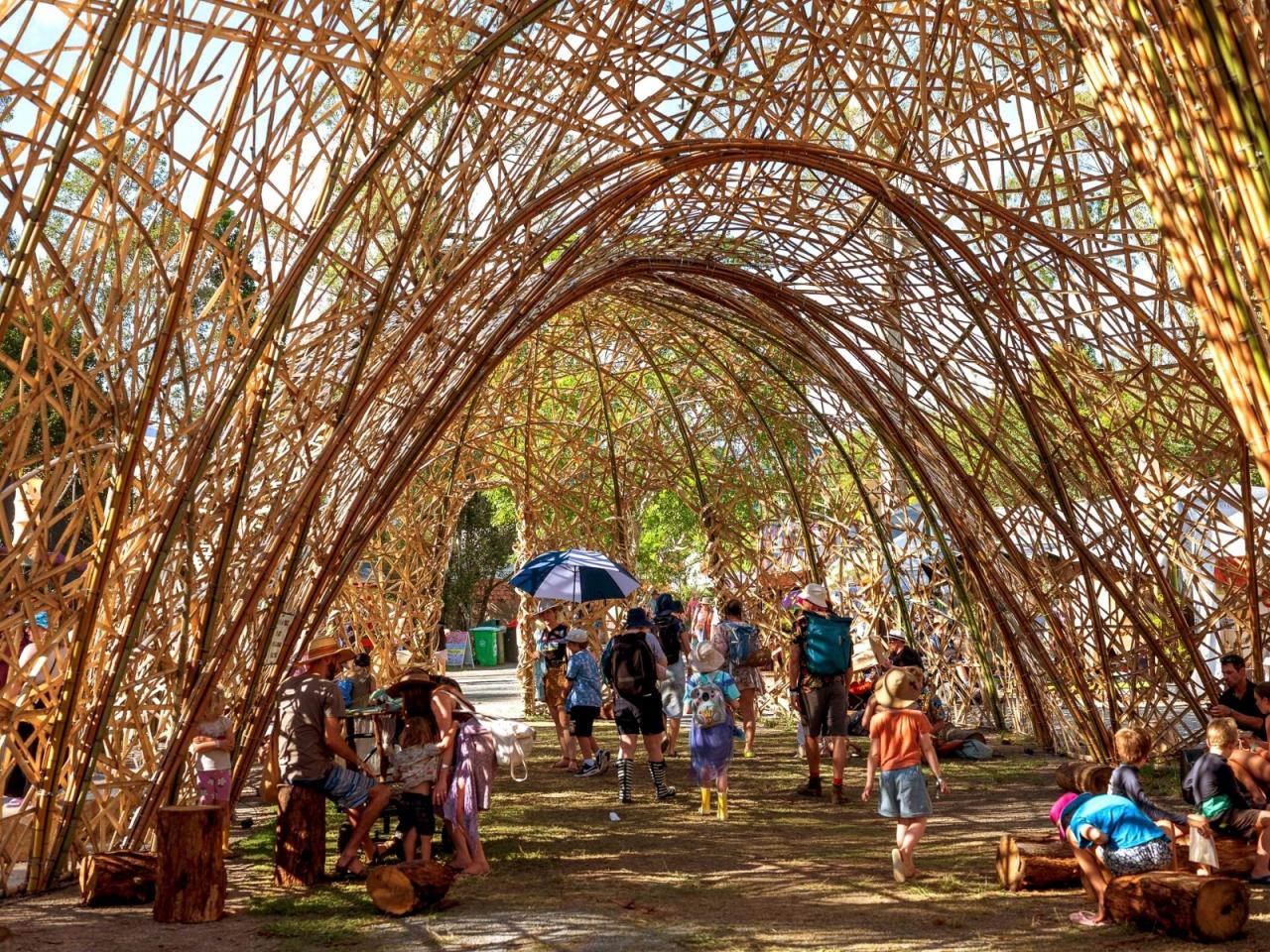 BIM建筑|‘蛹’入口展馆 / Cave Urban