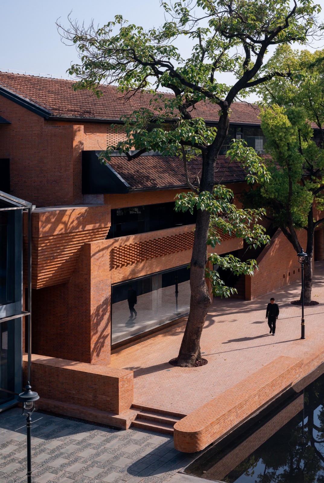 BIM建筑|动力车间 / 本哲建筑