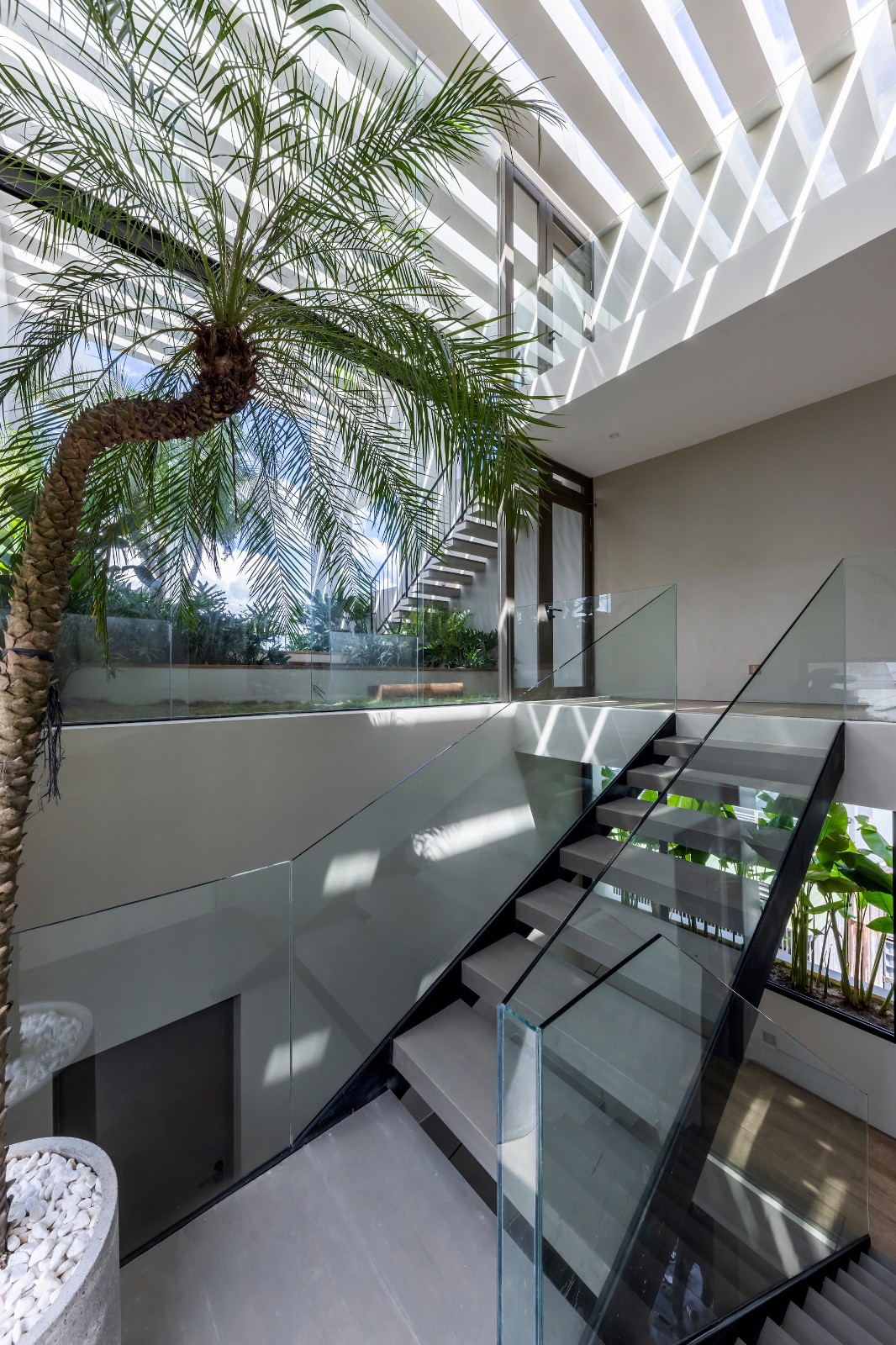 BIM建筑|天空花园别墅 / Pham Huu Son Architects