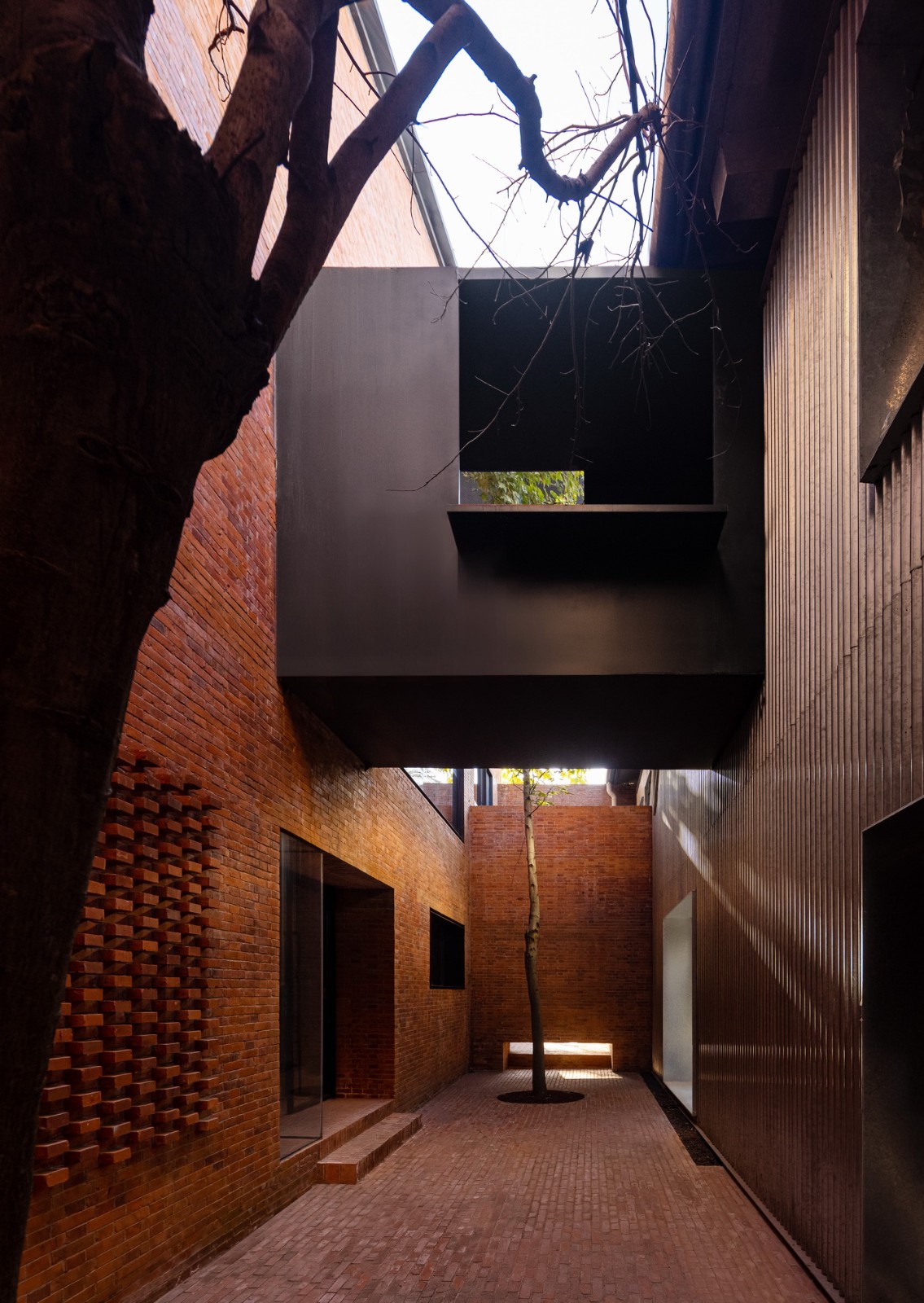 BIM建筑|动力车间 / 本哲建筑