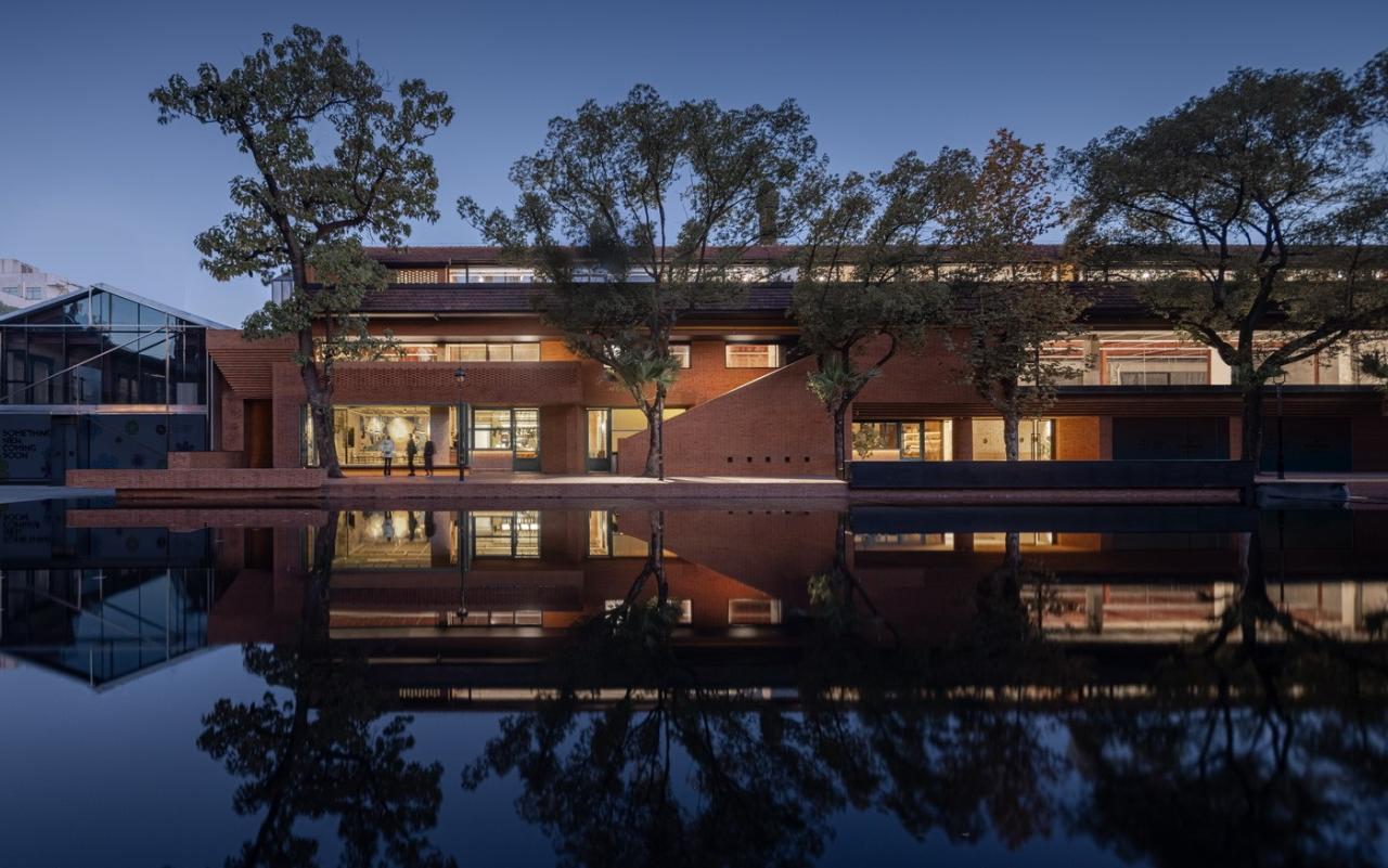 BIM建筑|动力车间 / 本哲建筑