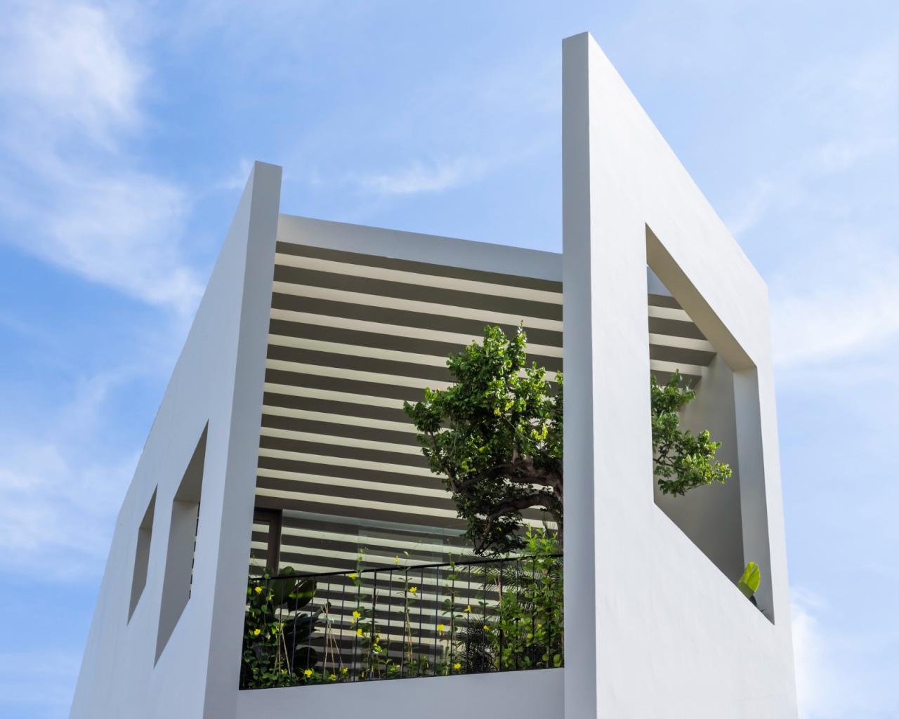 BIM建筑|天空花园别墅 / Pham Huu Son Architects