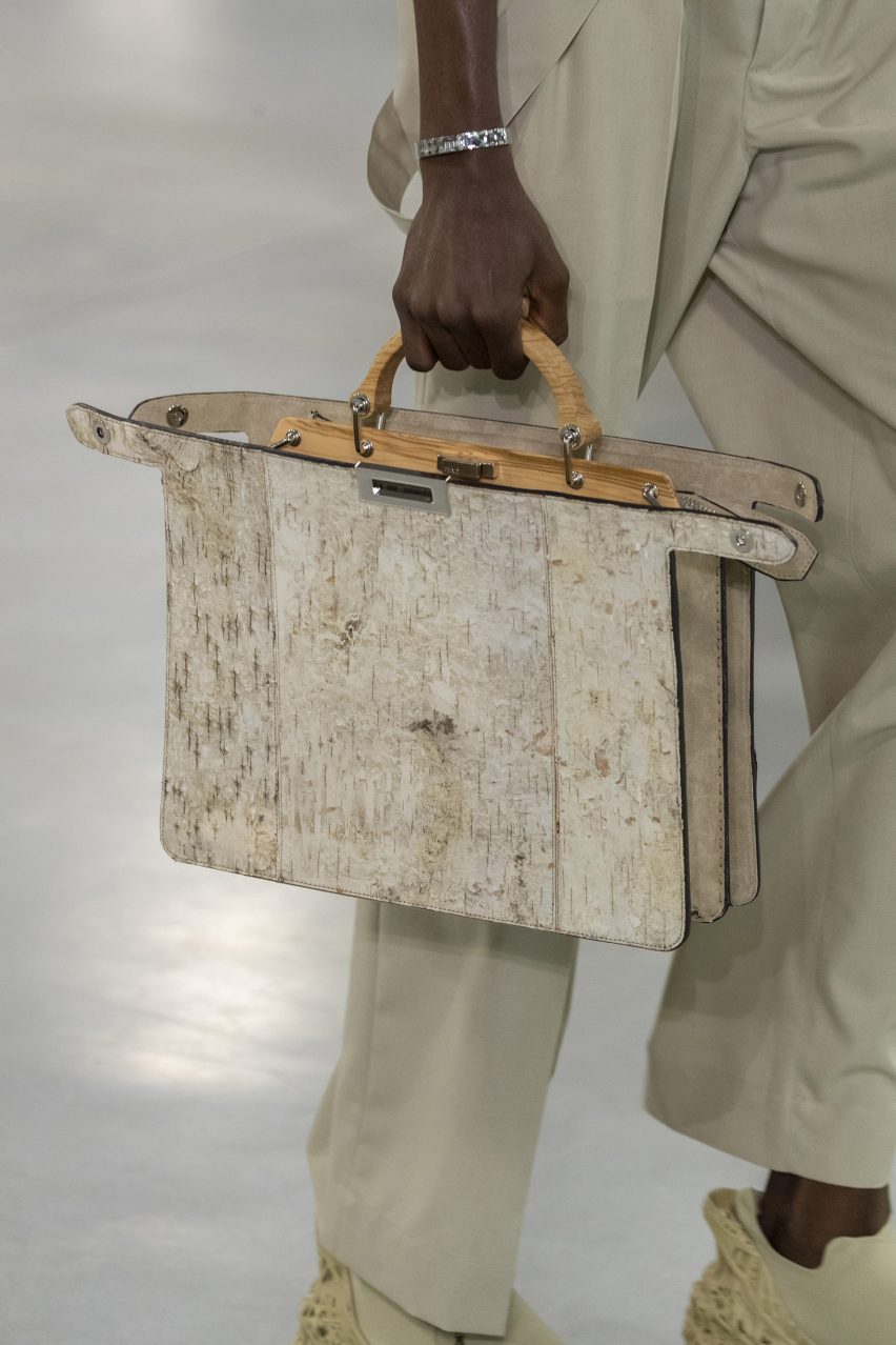 BIM建筑|隈研吾为芬迪设计用和纸和树皮制作的配饰