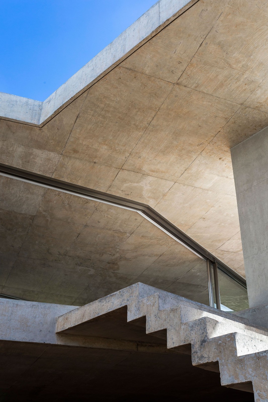 BIM建筑|减法屋 / FGMF