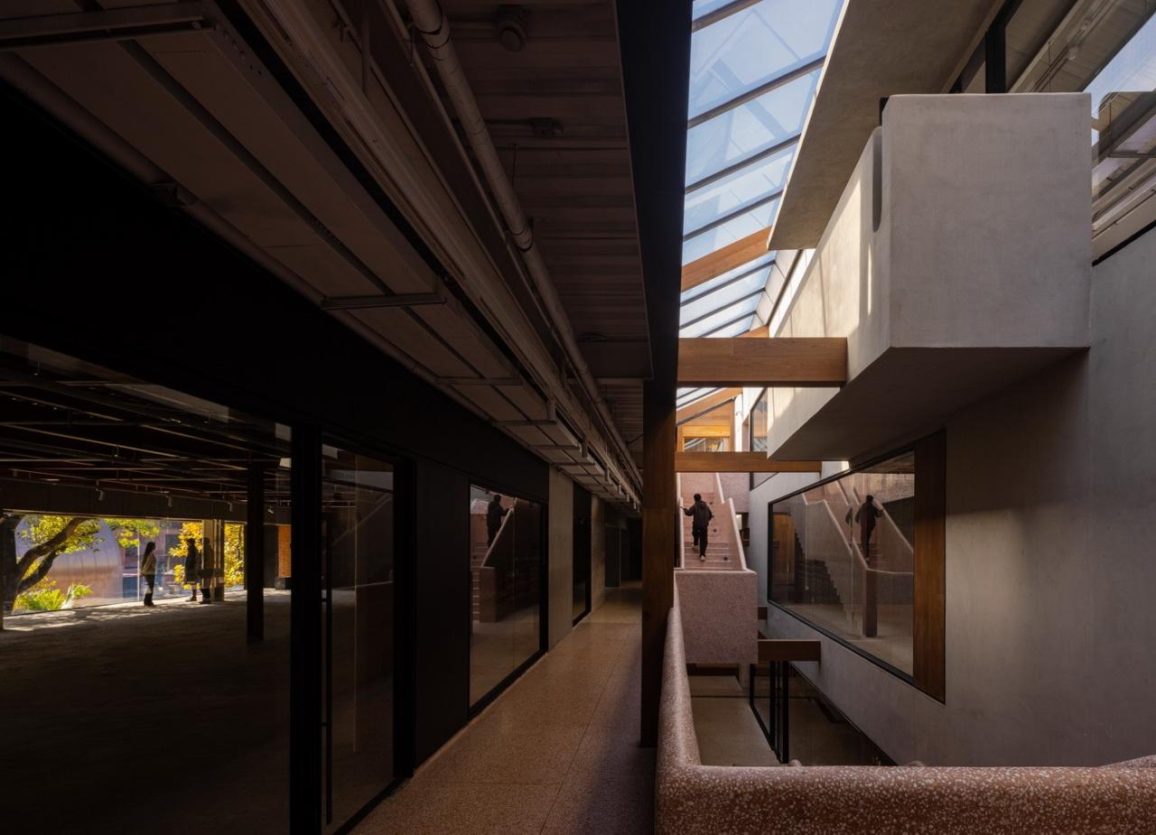 BIM建筑|动力车间 / 本哲建筑