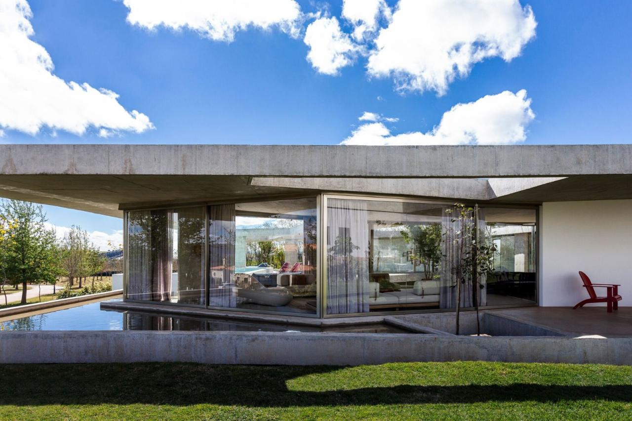 BIM建筑|减法屋 / FGMF