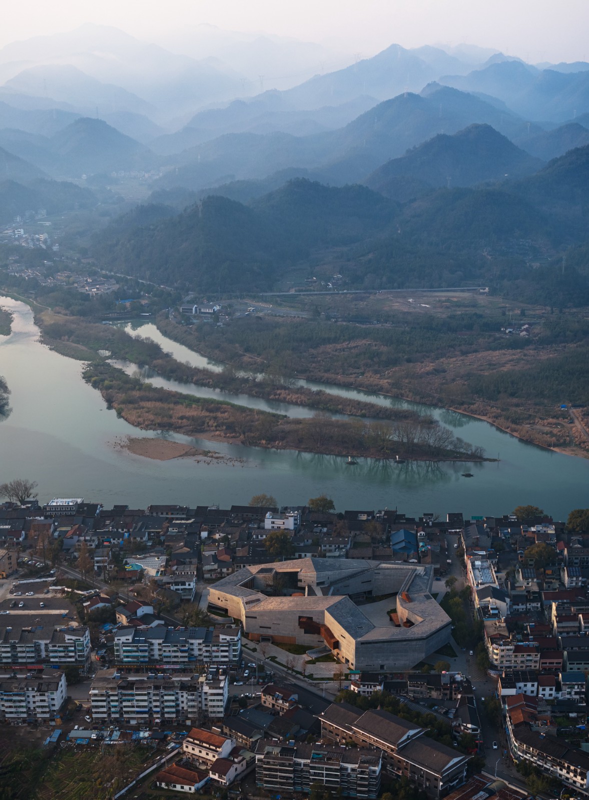 BIM建筑|丽水最大艺术综合体：古堰画乡艺术中心 / 孟凡浩-line+建筑事务所