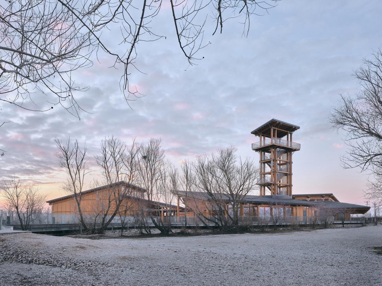 BIM建筑|恰塔霍裕克游客中心 / TEGET