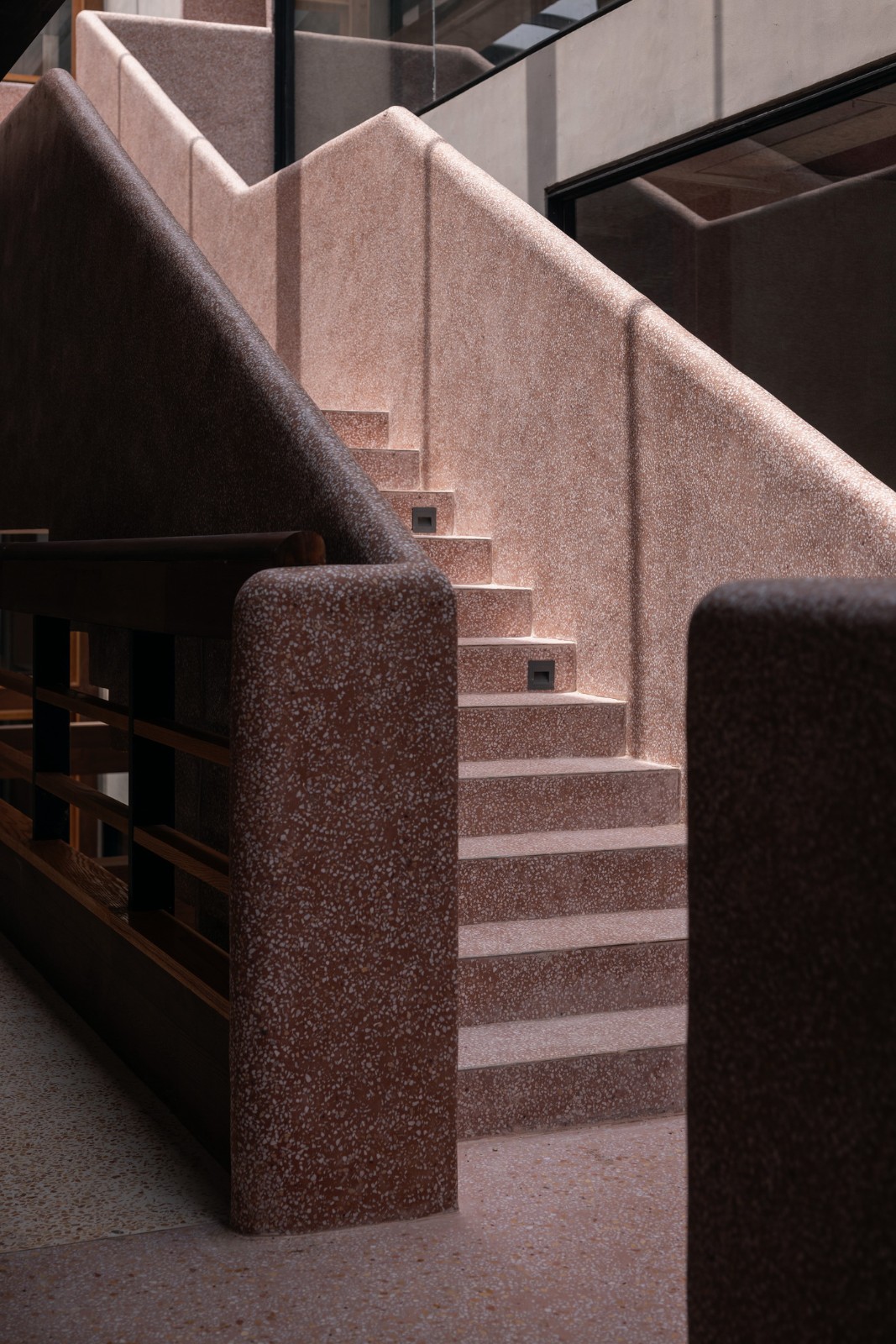 BIM建筑|动力车间 / 本哲建筑