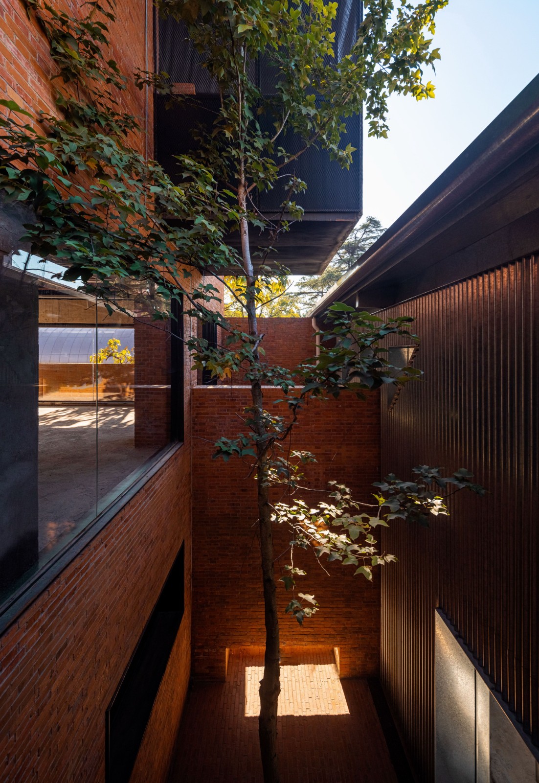 BIM建筑|动力车间 / 本哲建筑