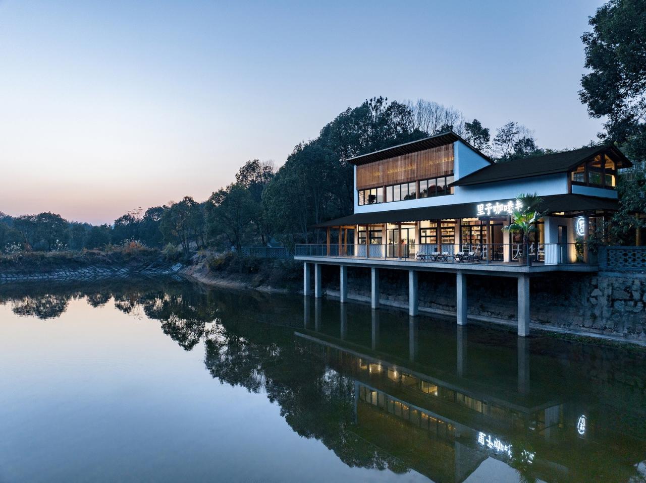 BIM建筑|大沙里乡村咖啡书屋 / 之行建筑