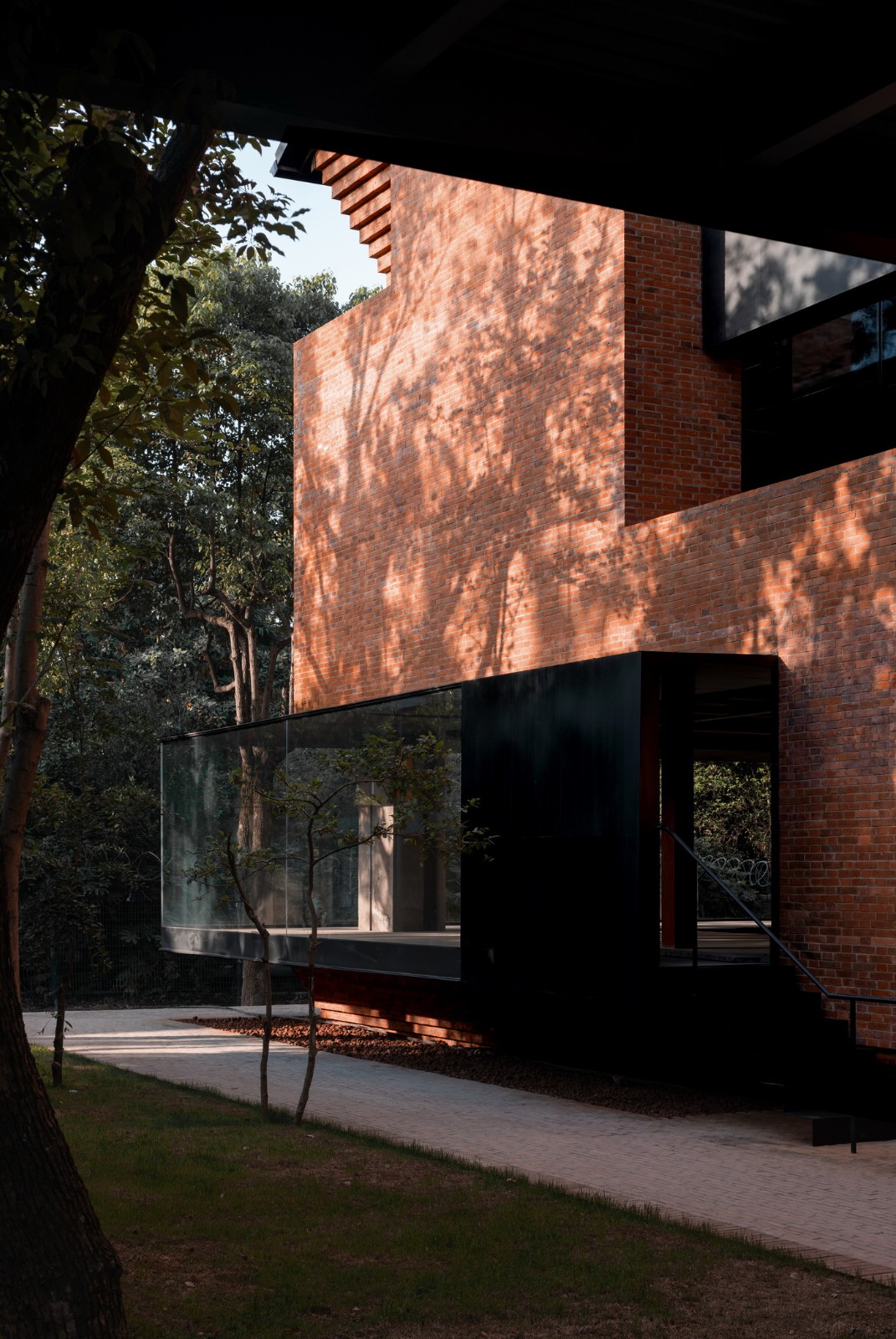 BIM建筑|动力车间 / 本哲建筑