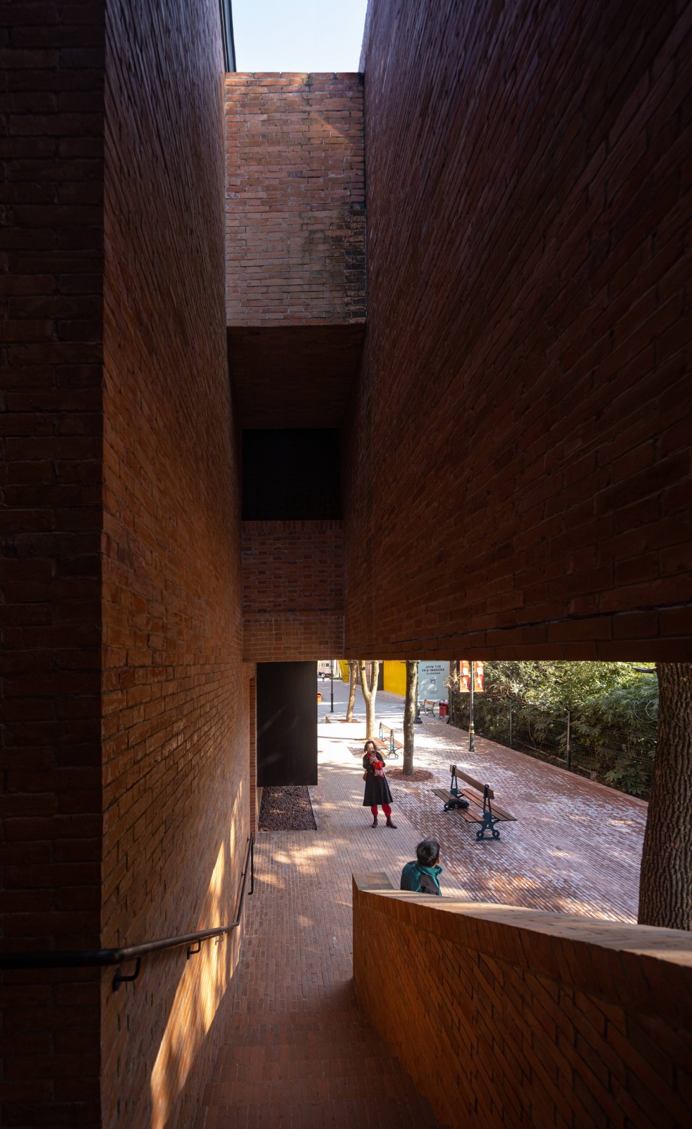 BIM建筑|动力车间 / 本哲建筑