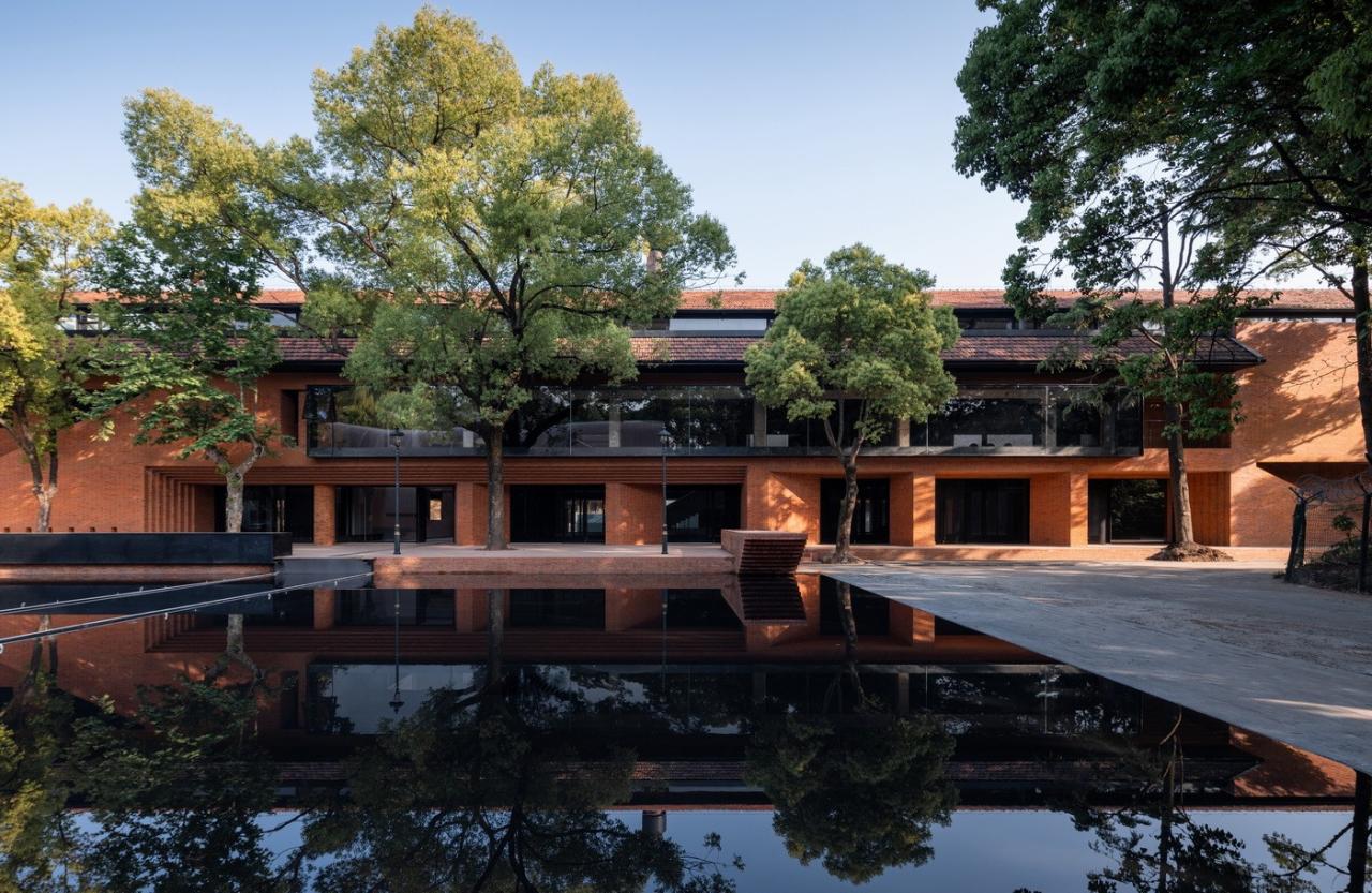 BIM建筑|动力车间 / 本哲建筑