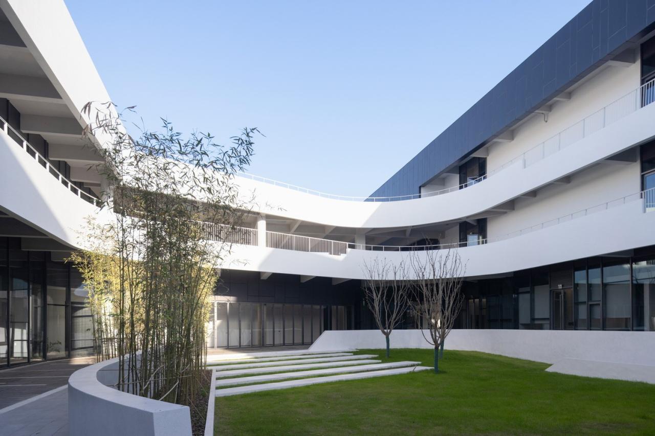 BIM建筑|柏丽德禄亚太生产研发总部 / Chiasmus Partners