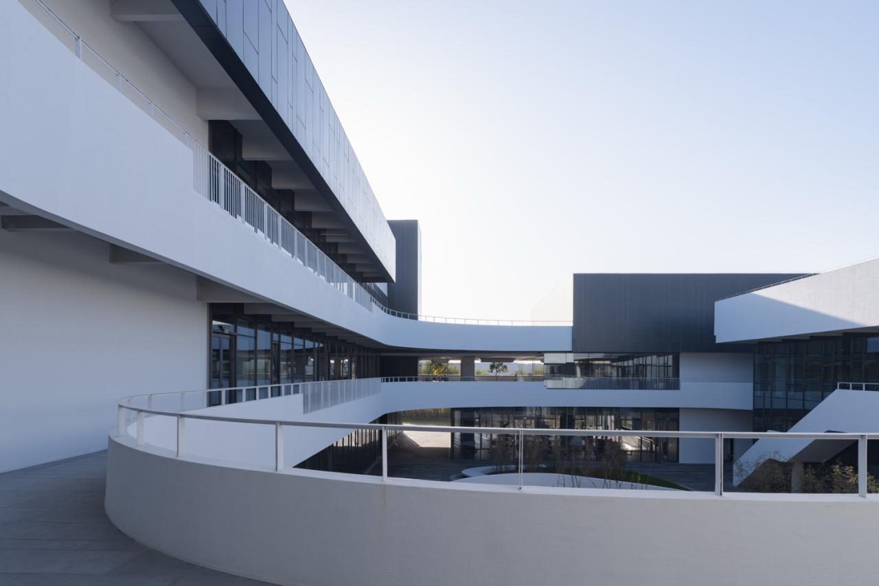 BIM建筑|柏丽德禄亚太生产研发总部 / Chiasmus Partners